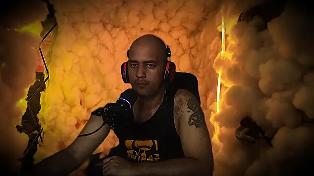 StripPMB online show from November 11, 2025, 3:51 pm