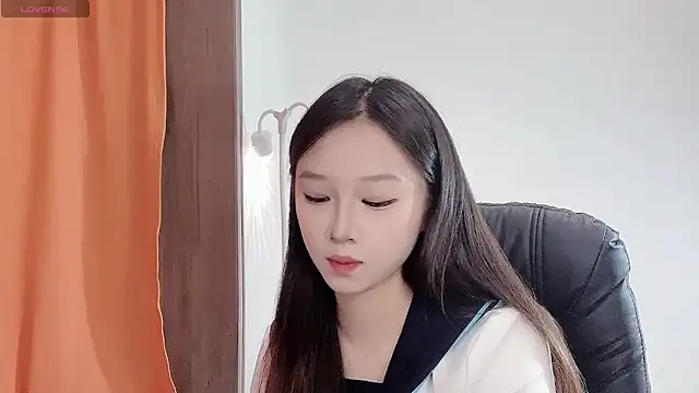 Snapshot of Minnie-baby chatting on November 12, 2025, 11:58 am Minnie-baby online show from November 12, 2025, 11:58 am