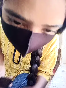 Snapshot of Riya_917 chatting on February 13, 2026, 7:19 am Riya 917 online show from February 13, 2026, 7:19 am