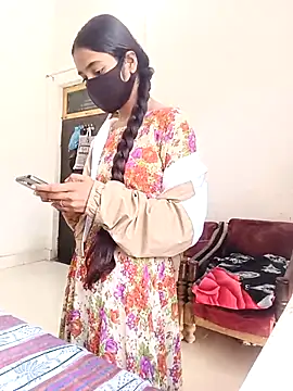 Snapshot of Riya_917 chatting on February 4, 2026, 7:14 am Riya 917 online show from February 4, 2026, 7:14 am