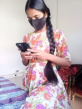 Snapshot of Riya_917 chatting on February 20, 2026, 8:05 am Riya 917 online show from February 20, 2026, 8:05 am