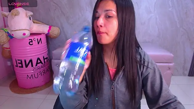 Violetta jhonson a online show from December 18, 2025, 3:55 am