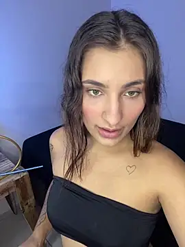 engelintense online show from June 5, 2026, 10:37 pm