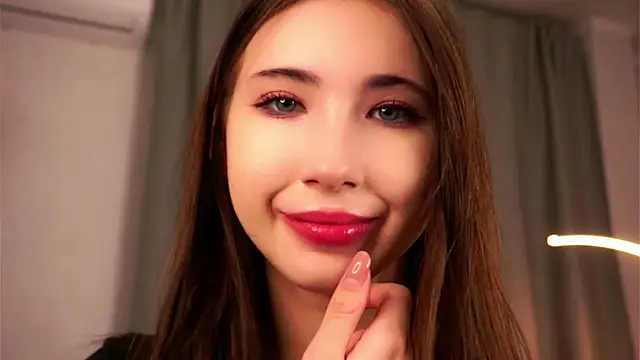 NanceeWestaway online show from November 29, 2025, 3:12 pm