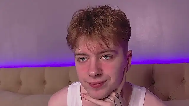 Snapshot of Paul_Holt chatting on November 16, 2025, 8:46 pm Paul Holt online show from November 16, 2025, 8:46 pm