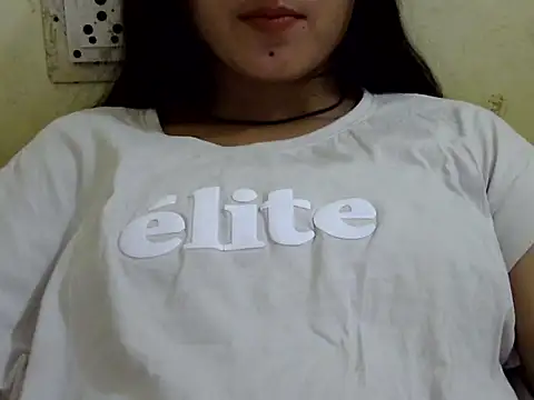 Anika Singh online show from April 3, 2026, 3:07 pm