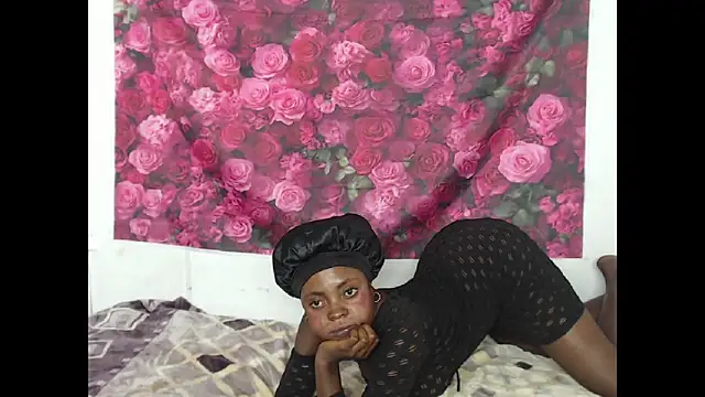 Sweeteboneycherry online show from March 12, 2026, 7:29 pm