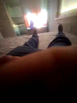 Snapshot of Robesz1982 chatting on April 11, 2026, 4:42 am Robesz1982 online show from April 11, 2026, 4:42 am