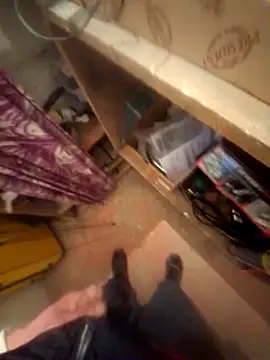 Snapshot of Robesz1982 chatting on April 10, 2026, 4:36 pm Robesz1982 online show from April 10, 2026, 4:36 pm