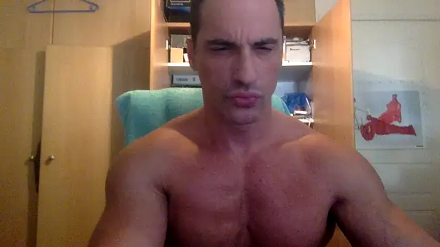 bubblemaleass35 online show from November 17, 2025, 12:53 pm