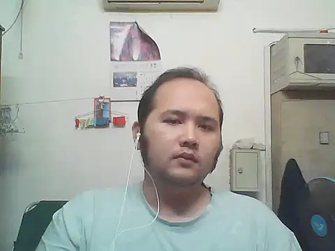linhlinhthan online show from November 28, 2025, 1:33 pm