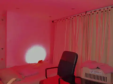 LaGoldenBitch online show from June 27, 2026, 12:49 am