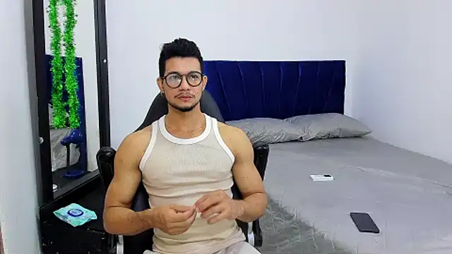 Snapshot of Nolan_joness chatting on November 21, 2025, 1:43 pm Nolan joness online show from November 21, 2025, 1:43 pm