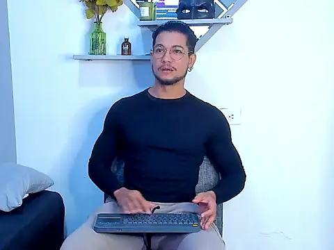 Snapshot of Nolan_joness chatting on May 19, 2026, 2:02 pm Nolan joness online show from May 19, 2026, 2:02 pm