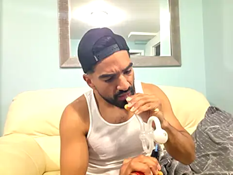 piggylatino online show from May 12, 2026, 7:53 pm