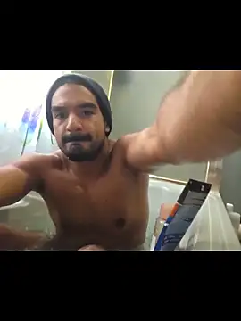 piggylatino online show from November 30, 2025, 7:14 pm