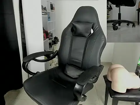 Snapshot of master_leather chatting on November 29, 2025, 9:37 pm master leather online show from November 29, 2025, 9:37 pm