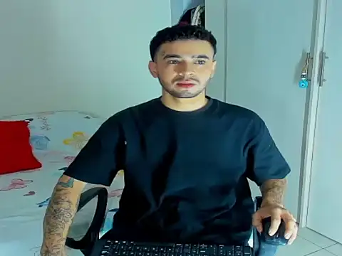 Snapshot of JohnE_Medina chatting on November 20, 2025, 5:13 pm JohnE Medina online show from November 20, 2025, 5:13 pm