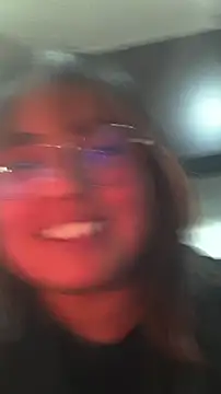 YiniBelle online show from March 19, 2026, 5:18 am