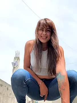 valeria absurdah online show from December 4, 2025, 6:18 pm