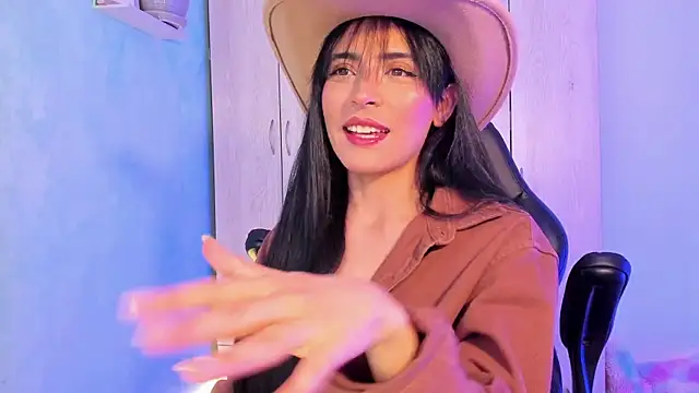 Snapshot of Cristal_Cerati_ chatting on February 10, 2026, 8:19 pm Cristal Cerati online show from February 10, 2026, 8:19 pm