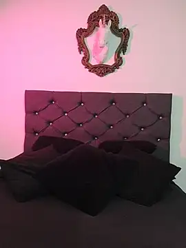 StephanieMadison online show from November 19, 2025, 8:31 pm