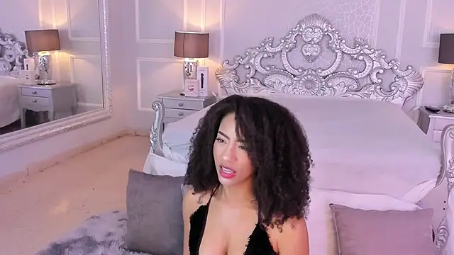 Snapshot of MirandaYork chatting on November 13, 2025, 10:24 pm MirandaYork online show from November 13, 2025, 10:24 pm