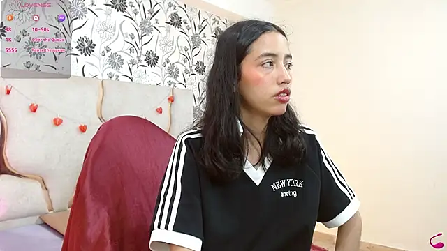 Snapshot of Joselyn_tay chatting on February 4, 2026, 12:33 pm Joselyn tay online show from February 4, 2026, 12:33 pm