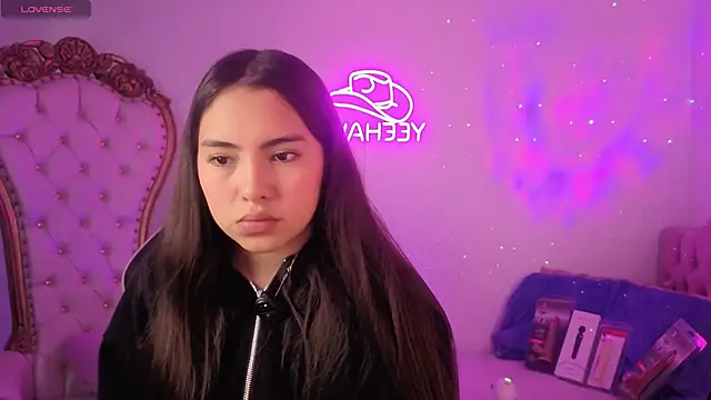 ISABELA TAY online show from June 10, 2026, 12:06 pm