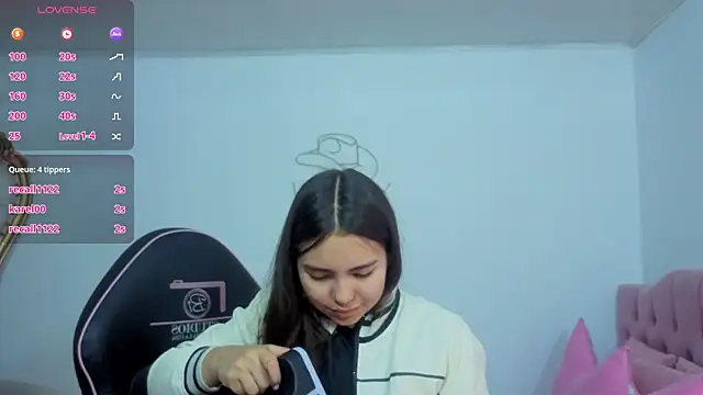 ISABELA TAY online show from June 6, 2026, 11:37 am