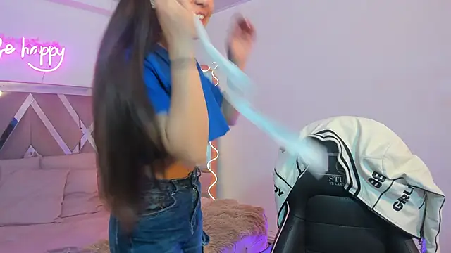 ISABELA TAY online show from November 29, 2025, 11:43 am