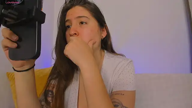 Ana Torres  online show from May 14, 2026, 9:12 pm