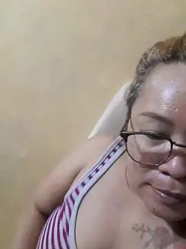 loriepinay46 online show from June 29, 2026, 11:48 pm