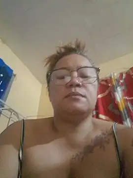 loriepinay46 online show from August 3, 2026, 8:58 pm