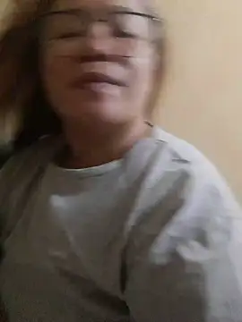 loriepinay46 online show from July 13, 2026, 2:49 pm