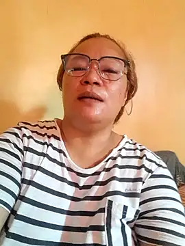 loriepinay46 online show from June 8, 2026, 8:04 am