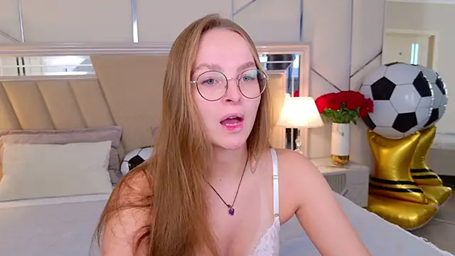 Snapshot of MadisonSmitt chatting on July 11, 2026, 5:08 am MadisonSmitt online show from July 11, 2026, 5:08 am