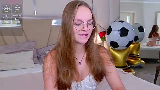 Snapshot of MadisonSmitt chatting on July 18, 2026, 5:05 am MadisonSmitt online show from July 18, 2026, 5:05 am