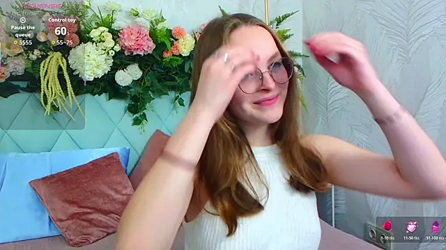 MadisonSmitt online show from November 30, 2025, 5:08 am