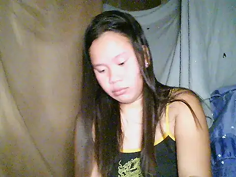 mia kittykitty online show from November 13, 2025, 6:12 pm