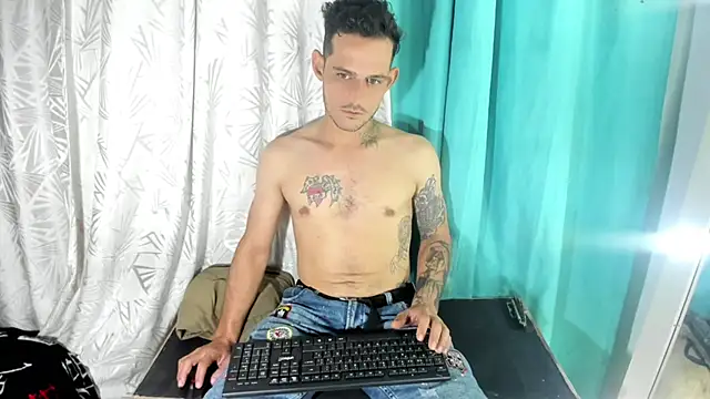 Sexybigjefffx online show from November 30, 2025, 8:48 am