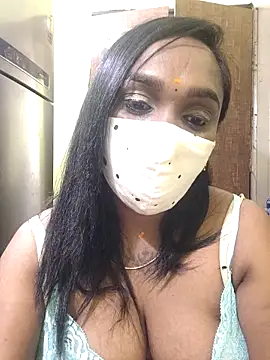 Snapshot of Dharshini98 chatting on February 27, 2026, 12:11 am Dharshini98 online show from February 27, 2026, 12:11 am