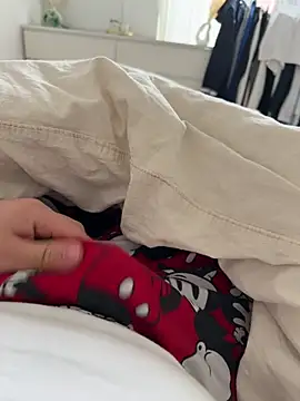 Snapshot of latina_w19 chatting on February 11, 2026, 1:00 pm latina w19 online show from February 11, 2026, 1:00 pm