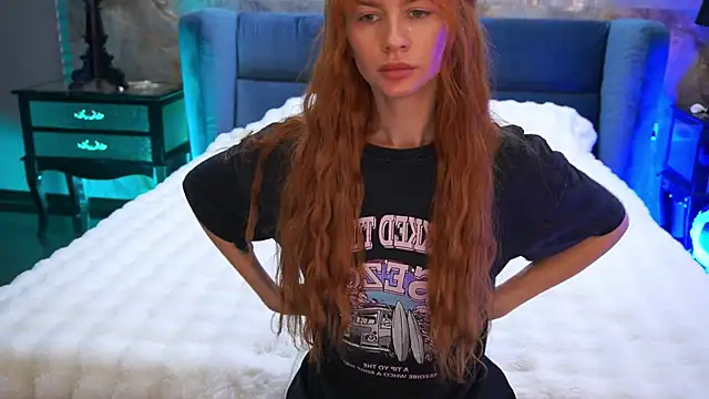 Nicol Moonn online show from July 11, 2026, 1:44 pm