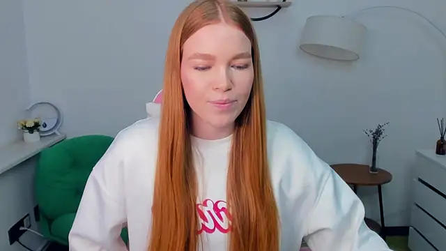 LavetaShiroma online show from December 4, 2025, 8:41 pm