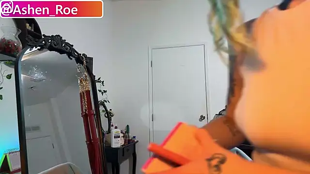 AshenRoe online show from April 21, 2026, 2:36 am