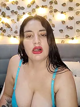 White Queen 1 online show from November 18, 2025, 10:45 pm