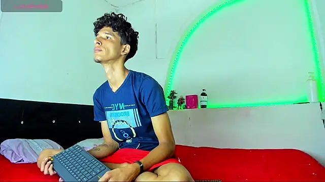 Snapshot of kaiborman00 chatting on March 7, 2026, 3:02 am kaiborman00 online show from March 7, 2026, 3:02 am