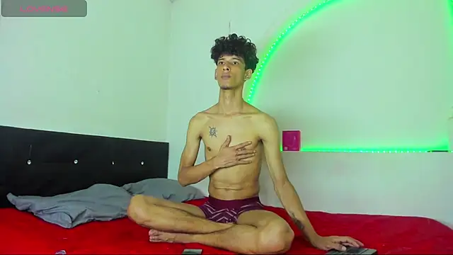 Snapshot of kaiborman00 chatting on April 12, 2026, 3:21 am kaiborman00 online show from April 12, 2026, 3:21 am