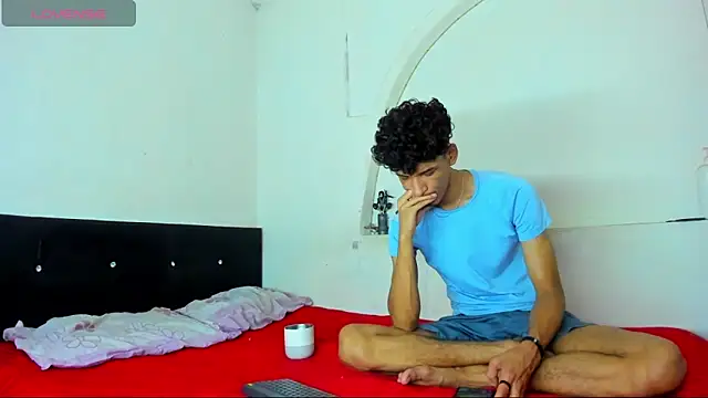 Snapshot of kaiborman00 chatting on March 3, 2026, 3:02 am kaiborman00 online show from March 3, 2026, 3:02 am